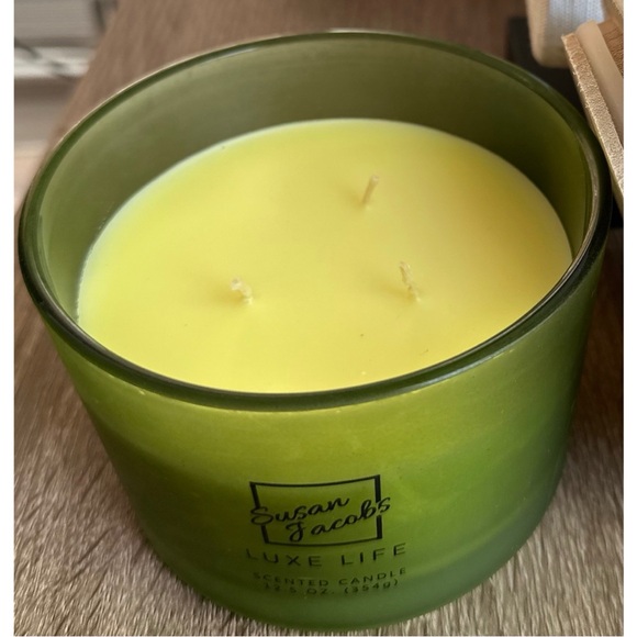 🆕 Susan Jacob’s Large Luxe Life 3 Wick Candle - Picture 3 of 5